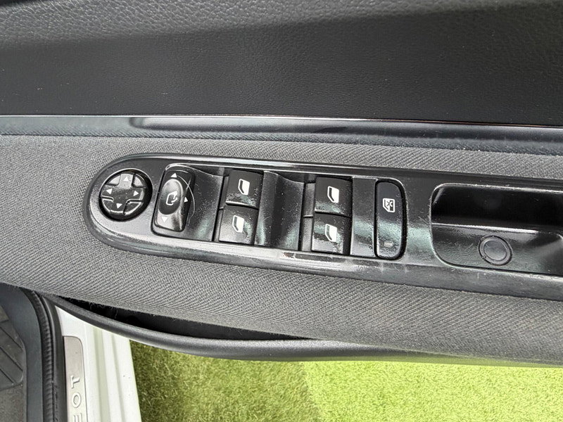Peugeot 5008 1.6 BlueHDi Allure MPV 5dr Diesel ETG Euro 6 (s/s) (120 ps) 5dr Automatic 2026