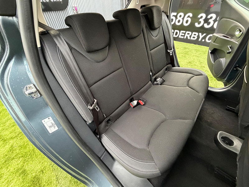 Renault Clio 1.5 dCi Play Hatchback 5dr Diesel Manual Euro 6 (s/s) (90 ps) 5dr Manual 2026