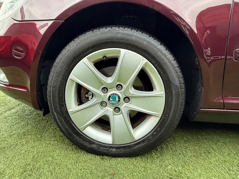 Skoda Octavia 1.4 TSI Elegance Estate 5dr Petrol DSG Euro 5 (122 ps) 5dr Automatic 2026