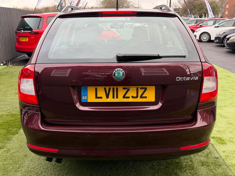 Skoda Octavia 1.4 TSI Elegance Estate 5dr Petrol DSG Euro 5 (122 ps) 5dr Automatic 2026