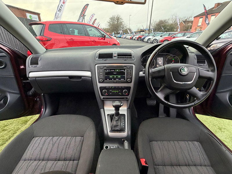 Skoda Octavia 1.4 TSI Elegance Estate 5dr Petrol DSG Euro 5 (122 ps) 5dr Automatic 2026