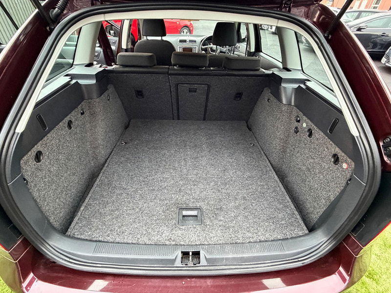 Skoda Octavia 1.4 TSI Elegance Estate 5dr Petrol DSG Euro 5 (122 ps) 5dr Automatic 2026