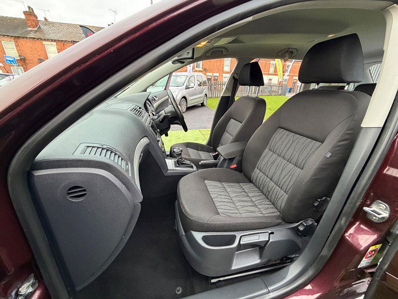 Skoda Octavia 1.4 TSI Elegance Estate 5dr Petrol DSG Euro 5 (122 ps) 5dr Automatic 2026