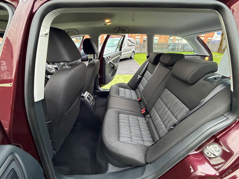 Skoda Octavia 1.4 TSI Elegance Estate 5dr Petrol DSG Euro 5 (122 ps) 5dr Automatic 2026