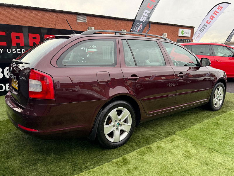 Skoda Octavia 1.4 TSI Elegance Estate 5dr Petrol DSG Euro 5 (122 ps) 5dr Automatic 2026