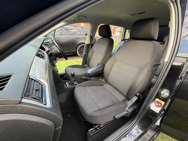 Skoda Rapid Spaceback 1.2 TSI Elegance Hatchback 5dr Petrol Manual Euro 5 (105 ps) 5dr Manual 2026