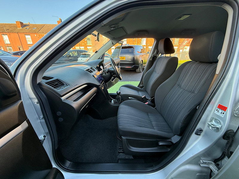 Suzuki Swift 1.2 SZ3 Hatchback 5dr Petrol Manual Euro 6 (94 ps) 5dr Manual 2026