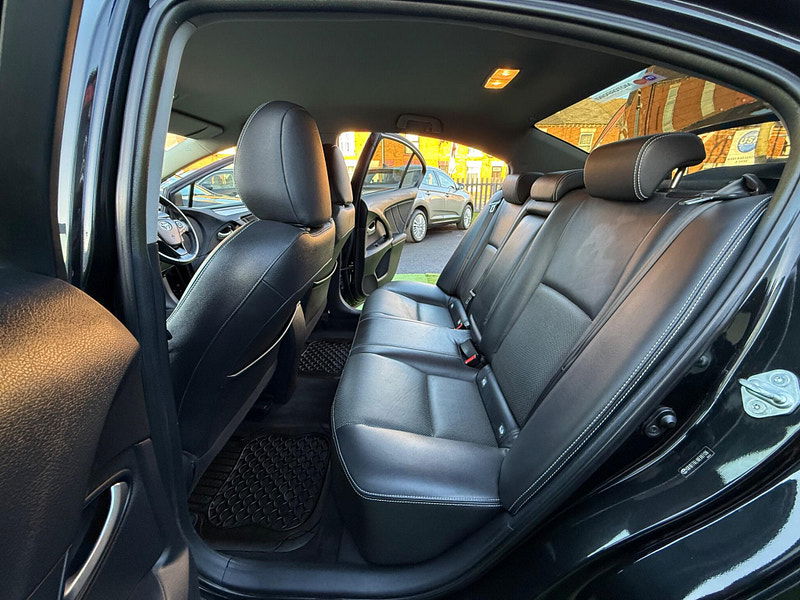 Toyota Avensis 2.0 D-4D Business Edition Plus Saloon 4dr Diesel Manual Euro 6 (s/s) (143 ps) 4dr Manual 2025