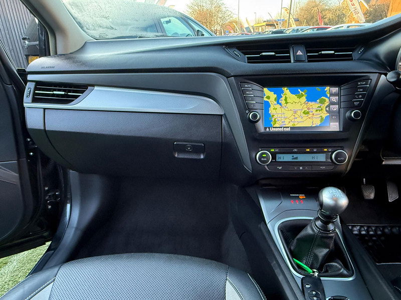 Toyota Avensis 2.0 D-4D Business Edition Plus Saloon 4dr Diesel Manual Euro 6 (s/s) (143 ps) 4dr Manual 2025