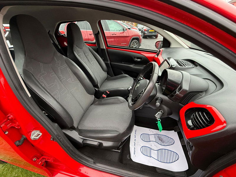 Toyota Aygo 1.0 VVT-i x-pression Hatchback 5dr Petrol Manual Euro 5 Euro 5 (68 ps) 5dr Manual 2025