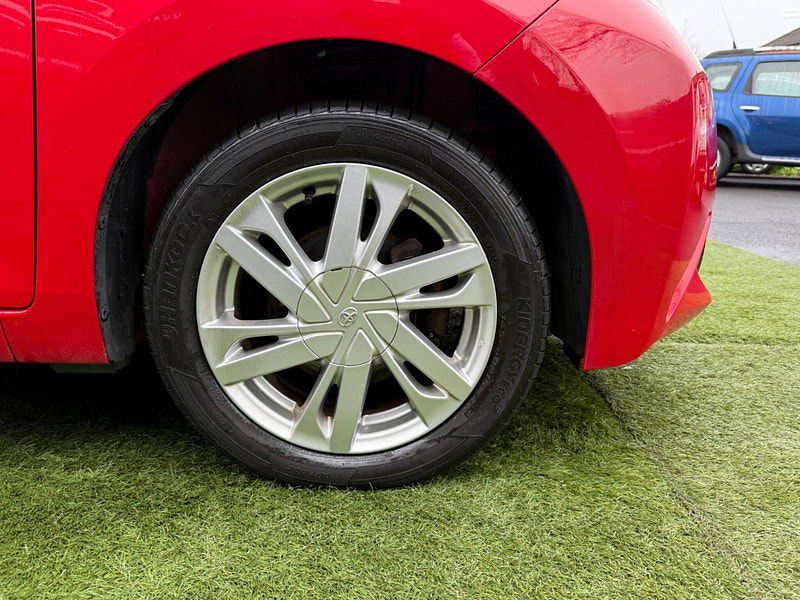 Toyota Aygo 1.0 VVT-i x-pression Hatchback 5dr Petrol Manual Euro 5 Euro 5 (68 ps) 5dr Manual 2025