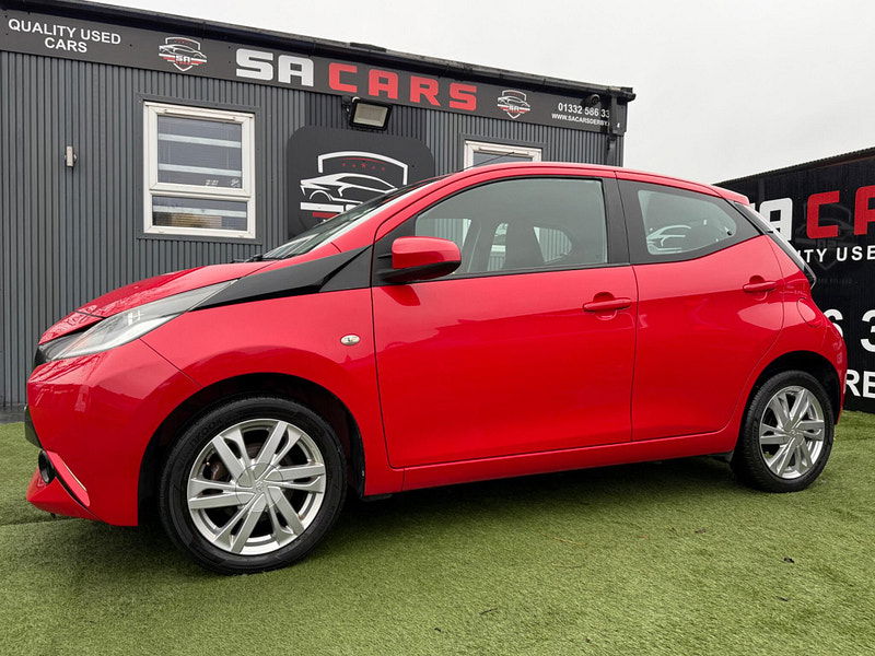 Toyota Aygo 1.0 VVT-i x-pression Hatchback 5dr Petrol Manual Euro 5 Euro 5 (68 ps) 5dr Manual 2025