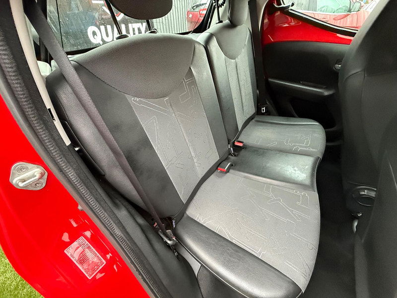 Toyota Aygo 1.0 VVT-i x-pression Hatchback 5dr Petrol Manual Euro 5 Euro 5 (68 ps) 5dr Manual 2025