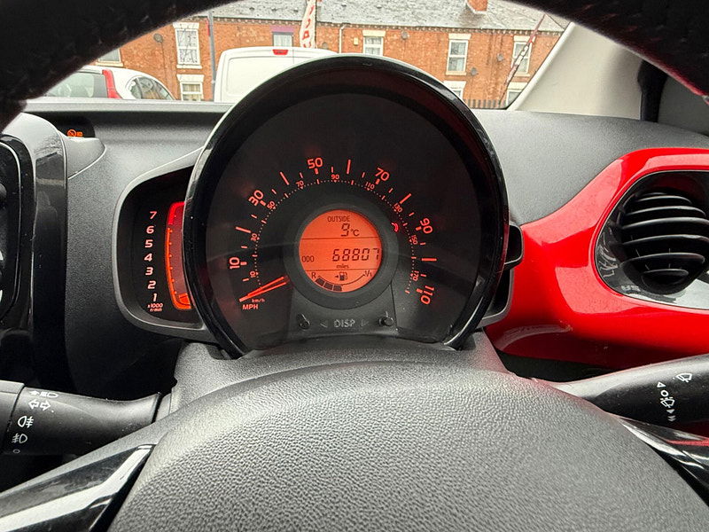 Toyota Aygo 1.0 VVT-i x-pression Hatchback 5dr Petrol Manual Euro 5 Euro 5 (68 ps) 5dr Manual 2025