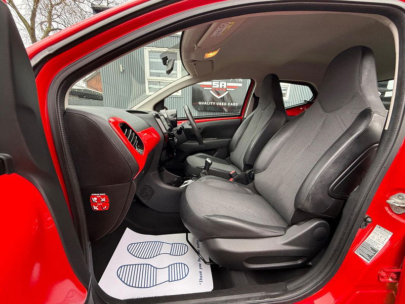 Toyota Aygo 1.0 VVT-i x-pression Hatchback 5dr Petrol Manual Euro 5 Euro 5 (68 ps) 5dr Manual 2025