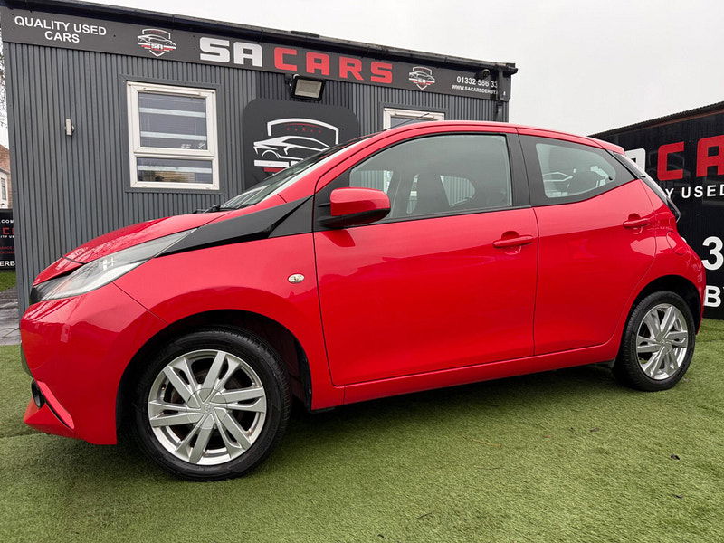 Toyota Aygo 1.0 VVT-i x-pression Hatchback 5dr Petrol Manual Euro 5 Euro 5 (68 ps) 5dr Manual 2025