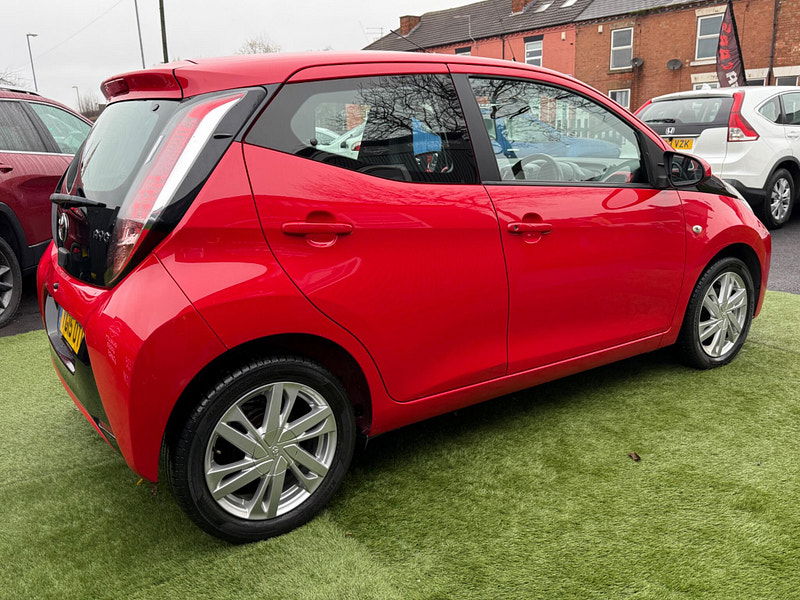 Toyota Aygo 1.0 VVT-i x-pression Hatchback 5dr Petrol Manual Euro 5 Euro 5 (68 ps) 5dr Manual 2025