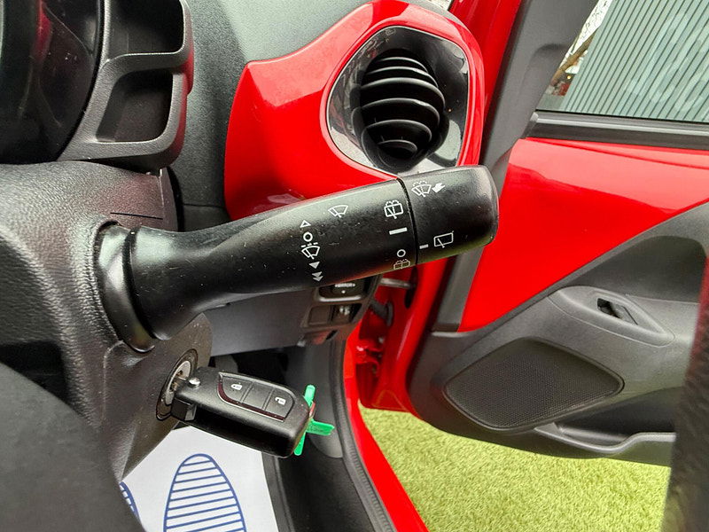 Toyota Aygo 1.0 VVT-i x-pression Hatchback 5dr Petrol Manual Euro 5 Euro 5 (68 ps) 5dr Manual 2025