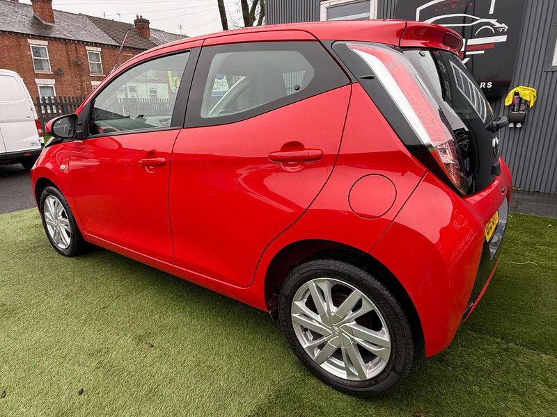 Toyota Aygo 1.0 VVT-i x-pression Hatchback 5dr Petrol Manual Euro 5 Euro 5 (68 ps) 5dr Manual 2025