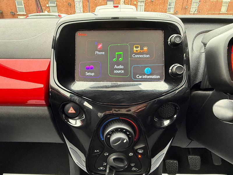 Toyota Aygo 1.0 VVT-i x-pression Hatchback 5dr Petrol Manual Euro 5 Euro 5 (68 ps) 5dr Manual 2025