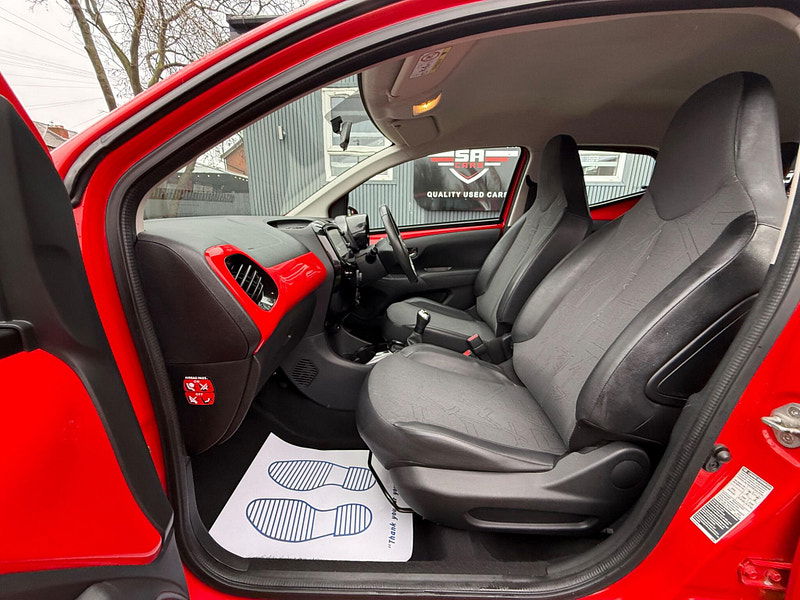 Toyota Aygo 1.0 VVT-i x-pression Hatchback 5dr Petrol Manual Euro 5 Euro 5 (68 ps) 5dr Manual 2025