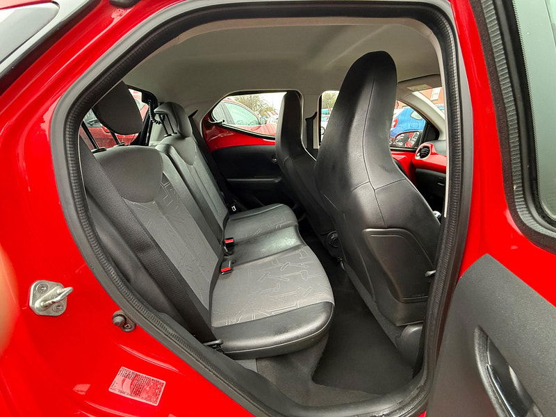 Toyota Aygo 1.0 VVT-i x-pression Hatchback 5dr Petrol Manual Euro 5 Euro 5 (68 ps) 5dr Manual 2025