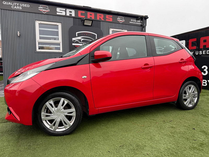 Toyota Aygo 1.0 VVT-i x-pression Hatchback 5dr Petrol Manual Euro 5 Euro 5 (68 ps) 5dr Manual 2025