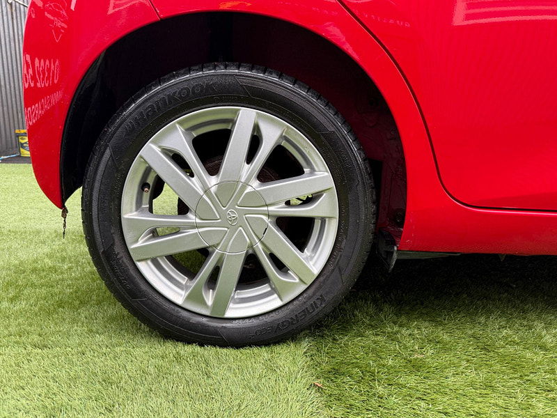 Toyota Aygo 1.0 VVT-i x-pression Hatchback 5dr Petrol Manual Euro 5 Euro 5 (68 ps) 5dr Manual 2025