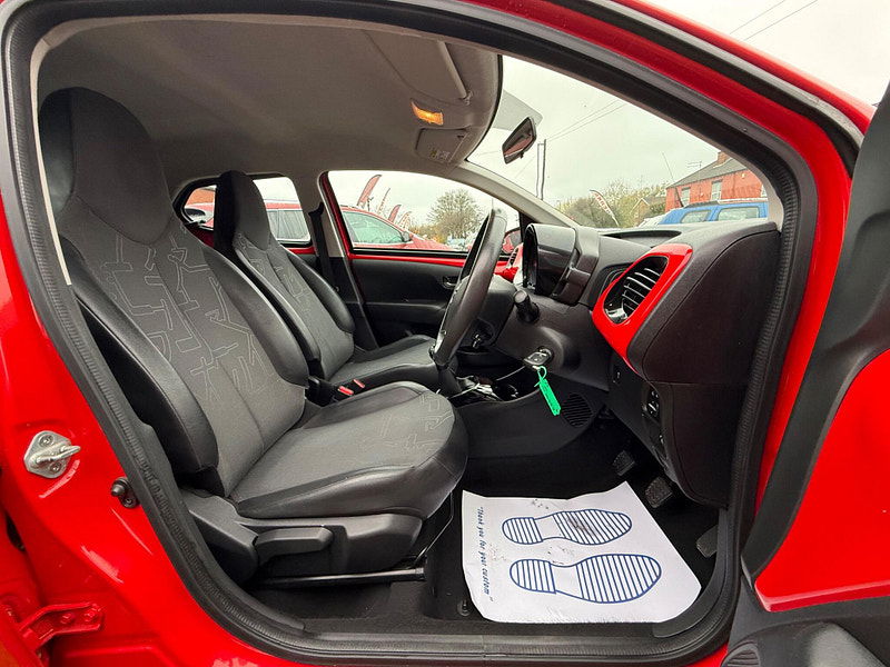 Toyota Aygo 1.0 VVT-i x-pression Hatchback 5dr Petrol Manual Euro 5 Euro 5 (68 ps) 5dr Manual 2025