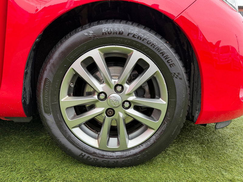 Toyota Yaris 1.0 VVT-i Icon Hatchback 5dr Petrol Manual Euro 6 (69 ps) 5dr Manual 2026