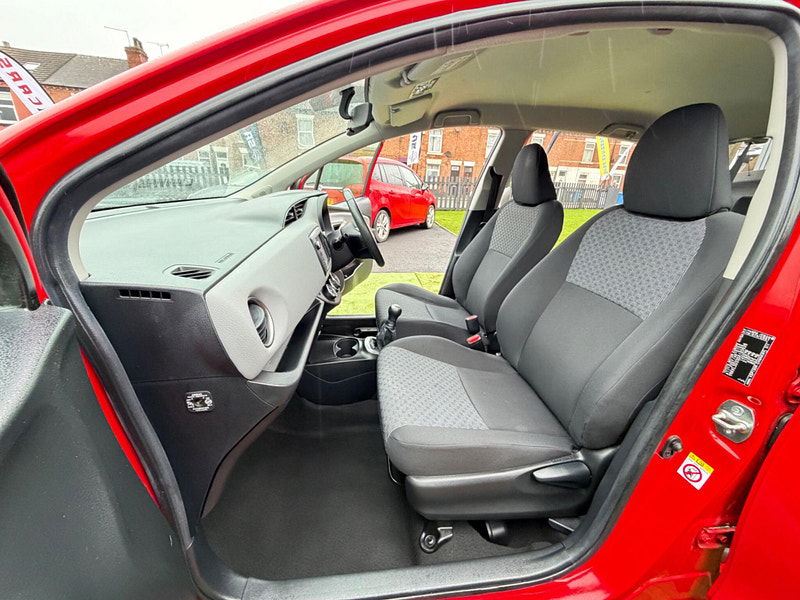 Toyota Yaris 1.0 VVT-i Icon Hatchback 5dr Petrol Manual Euro 6 (69 ps) 5dr Manual 2026