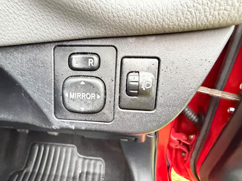 Toyota Yaris 1.0 VVT-i Icon Hatchback 5dr Petrol Manual Euro 6 (69 ps) 5dr Manual 2026