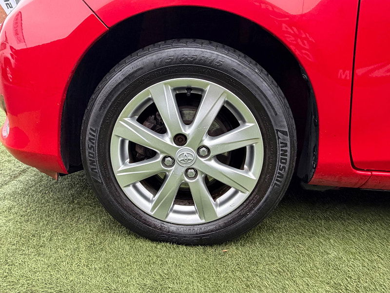 Toyota Yaris 1.33 Dual VVT-i TR Hatchback 5dr Petrol Manual Euro 5 (101 ps) 5dr Manual 2026