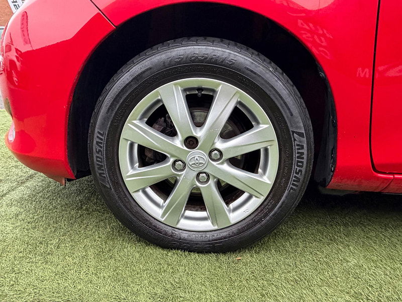 Toyota Yaris 1.33 Dual VVT-i TR Hatchback 5dr Petrol Manual Euro 5 (101 ps) 5dr Manual 2026