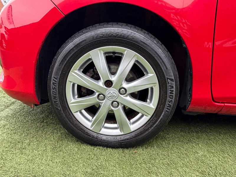 Toyota Yaris 1.33 Dual VVT-i TR Hatchback 5dr Petrol Manual Euro 5 (101 ps) 5dr Manual 2026