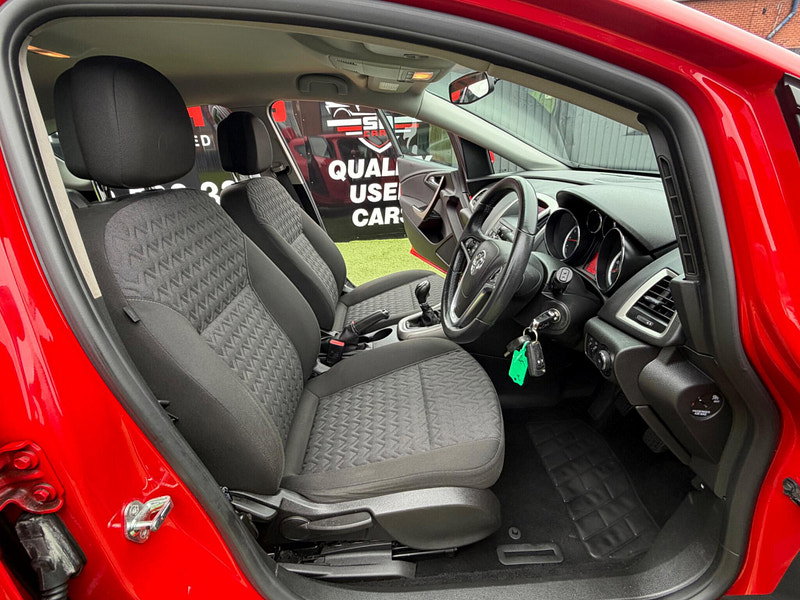 Vauxhall Astra 1.4 16v Energy Hatchback 5dr Petrol Manual Euro 5 (100 ps) 5dr Manual 2026