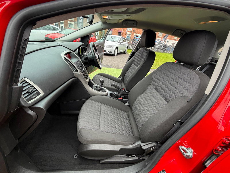 Vauxhall Astra 1.4 16v Energy Hatchback 5dr Petrol Manual Euro 5 (100 ps) 5dr Manual 2026