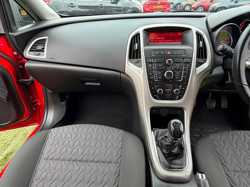 Vauxhall Astra 1.4 16v Energy Hatchback 5dr Petrol Manual Euro 5 (100 ps) 5dr Manual 2026