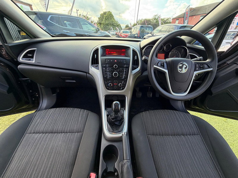 Vauxhall Astra 1.6 16v Exclusiv Hatchback 5dr Petrol Manual Euro 5 (115 ps) 5dr Manual 2026