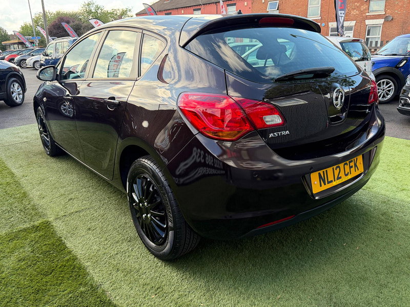 Vauxhall Astra 1.6 16v Exclusiv Hatchback 5dr Petrol Manual Euro 5 (115 ps) 5dr Manual 2026