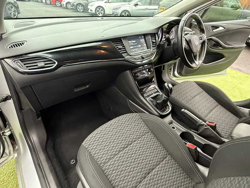 Vauxhall Astra 1.6 CDTi BlueInjection SRi Hatchback 5dr Diesel Manual Euro 6 (s/s) (136 ps) 5dr Manual 2025