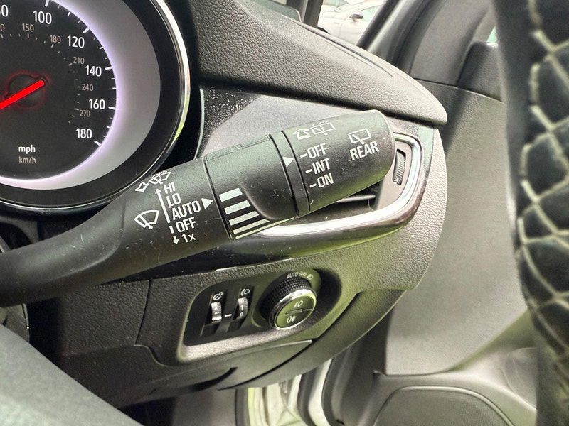 Vauxhall Astra 1.6 CDTi BlueInjection SRi Hatchback 5dr Diesel Manual Euro 6 (s/s) (136 ps) 5dr Manual 2025