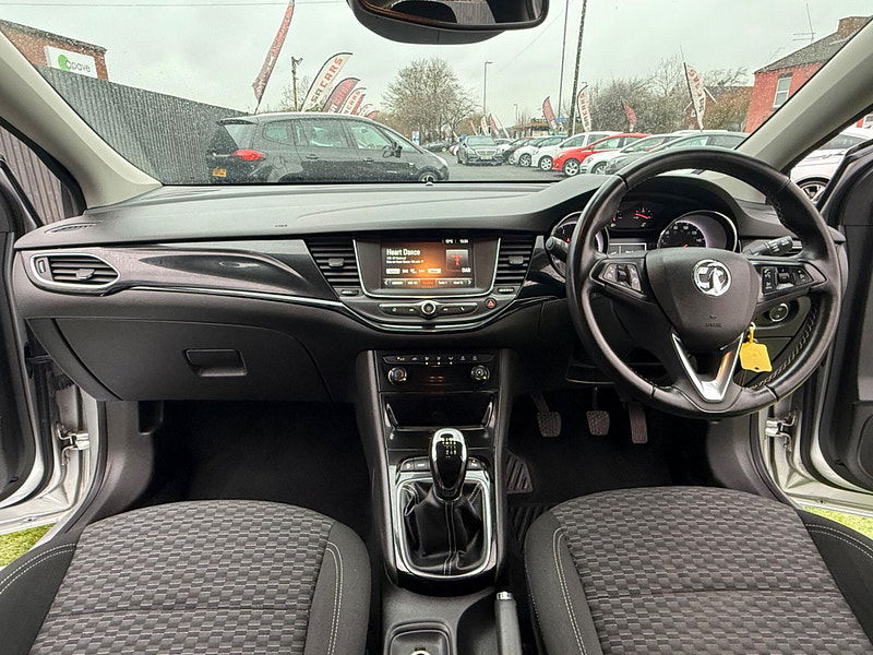 Vauxhall Astra 1.6 CDTi BlueInjection SRi Hatchback 5dr Diesel Manual Euro 6 (s/s) (136 ps) 5dr Manual 2025