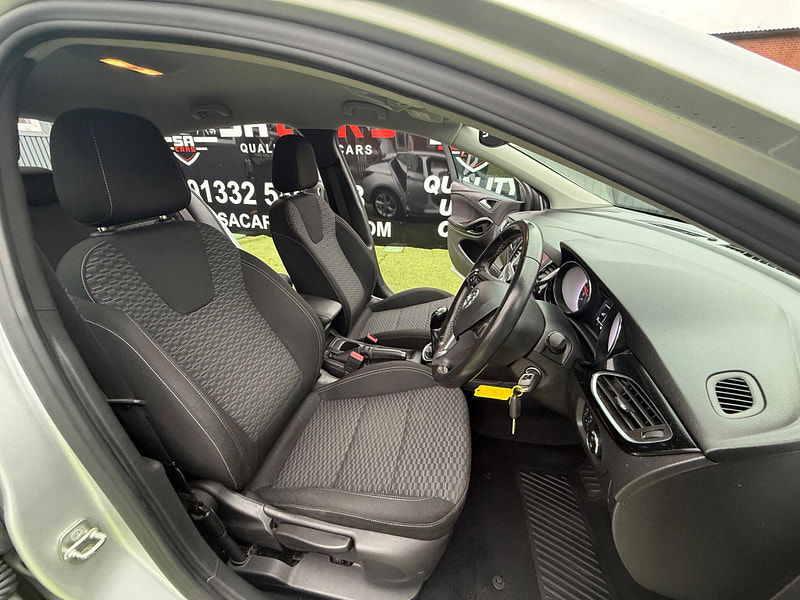 Vauxhall Astra 1.6 CDTi BlueInjection SRi Hatchback 5dr Diesel Manual Euro 6 (s/s) (136 ps) 5dr Manual 2025