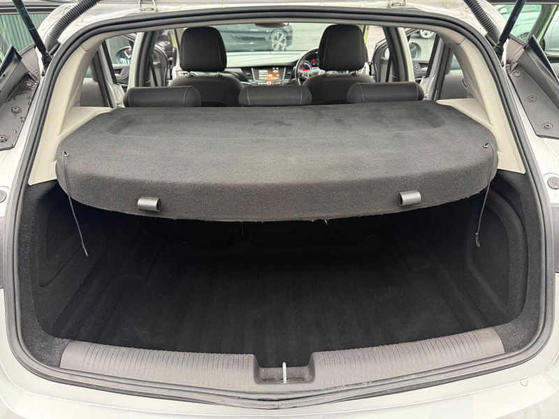 Vauxhall Astra 1.6 CDTi BlueInjection SRi Hatchback 5dr Diesel Manual Euro 6 (s/s) (136 ps) 5dr Manual 2025