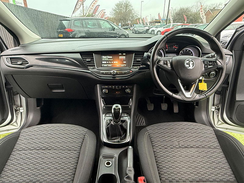 Vauxhall Astra 1.6 CDTi BlueInjection SRi Hatchback 5dr Diesel Manual Euro 6 (s/s) (136 ps) 5dr Manual 2025