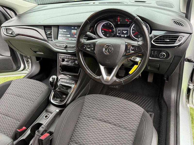 Vauxhall Astra 1.6 CDTi BlueInjection SRi Hatchback 5dr Diesel Manual Euro 6 (s/s) (136 ps) 5dr Manual 2025