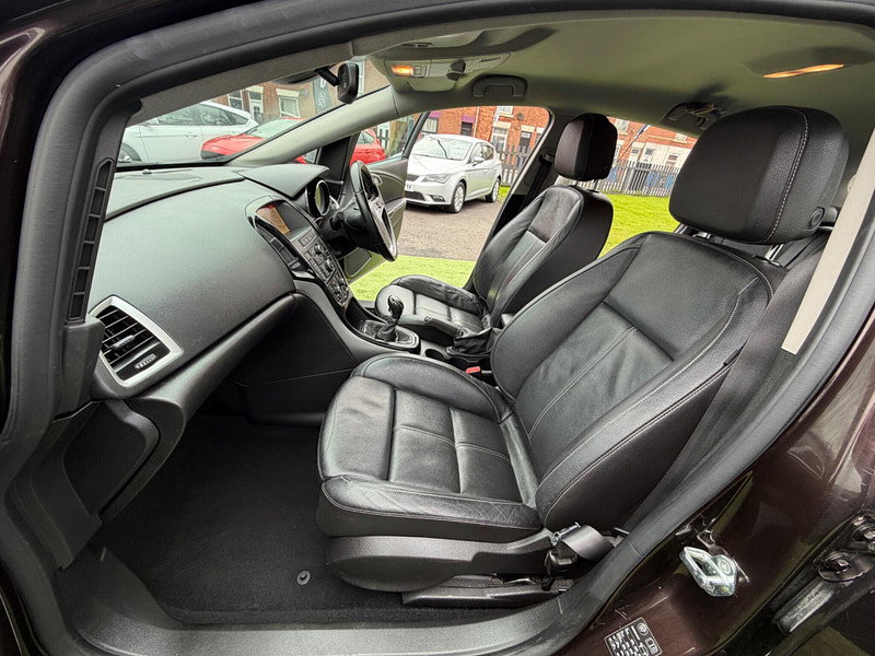 Vauxhall Astra 2.0 CDTi ecoFLEX Elite Hatchback 5dr Diesel Manual Euro 5 (s/s) (160 ps) 5dr Manual 2026