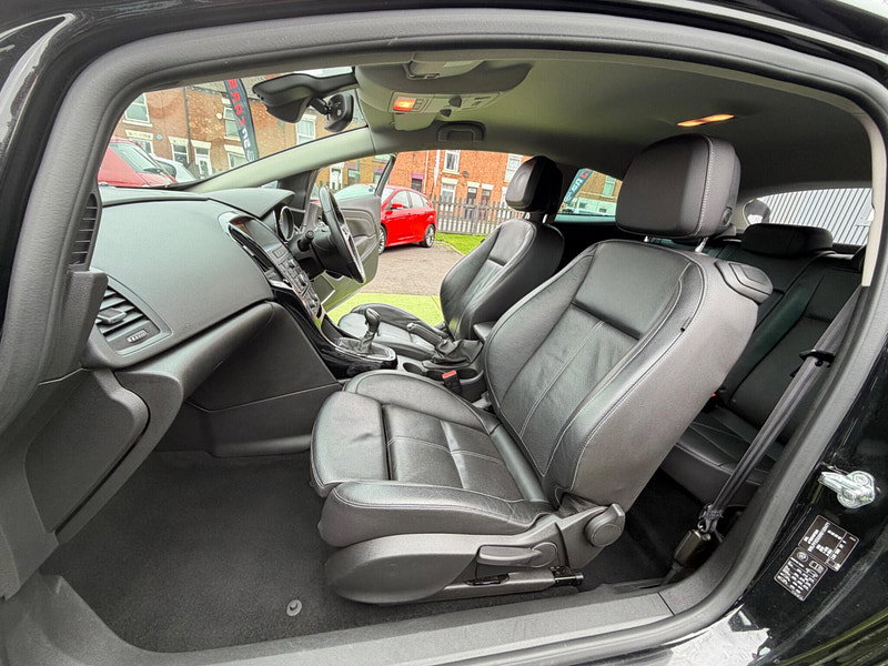 Vauxhall Astra GTC 1.4i Turbo Limited Edition Coupe 3dr Petrol Manual Euro 6 (s/s) (120 ps) 3dr Manual 2026