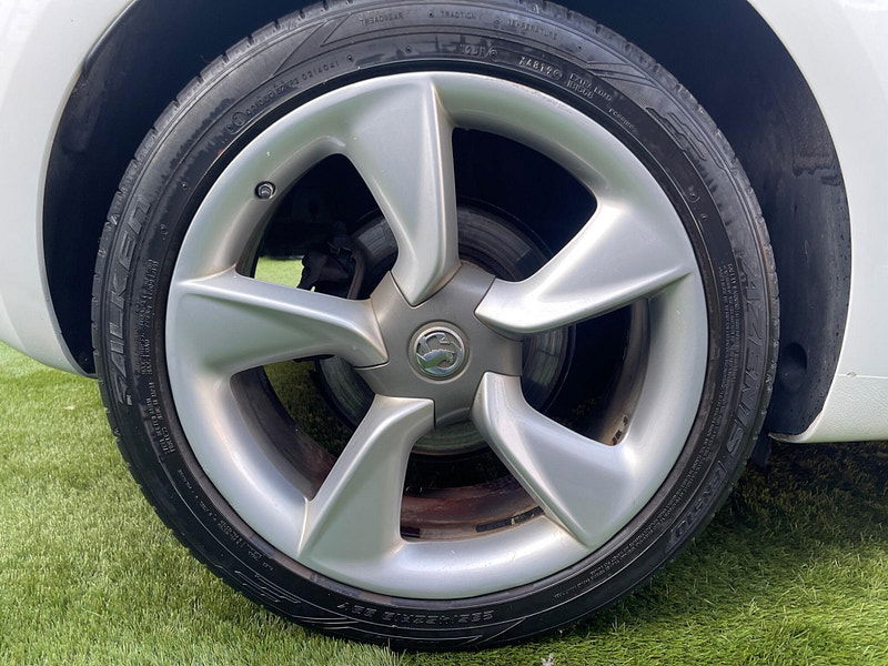 Vauxhall Astra GTC 1.4i Turbo SRi Coupe 3dr Petrol Manual Euro 6 (s/s) (140 ps) 3dr Manual 2025